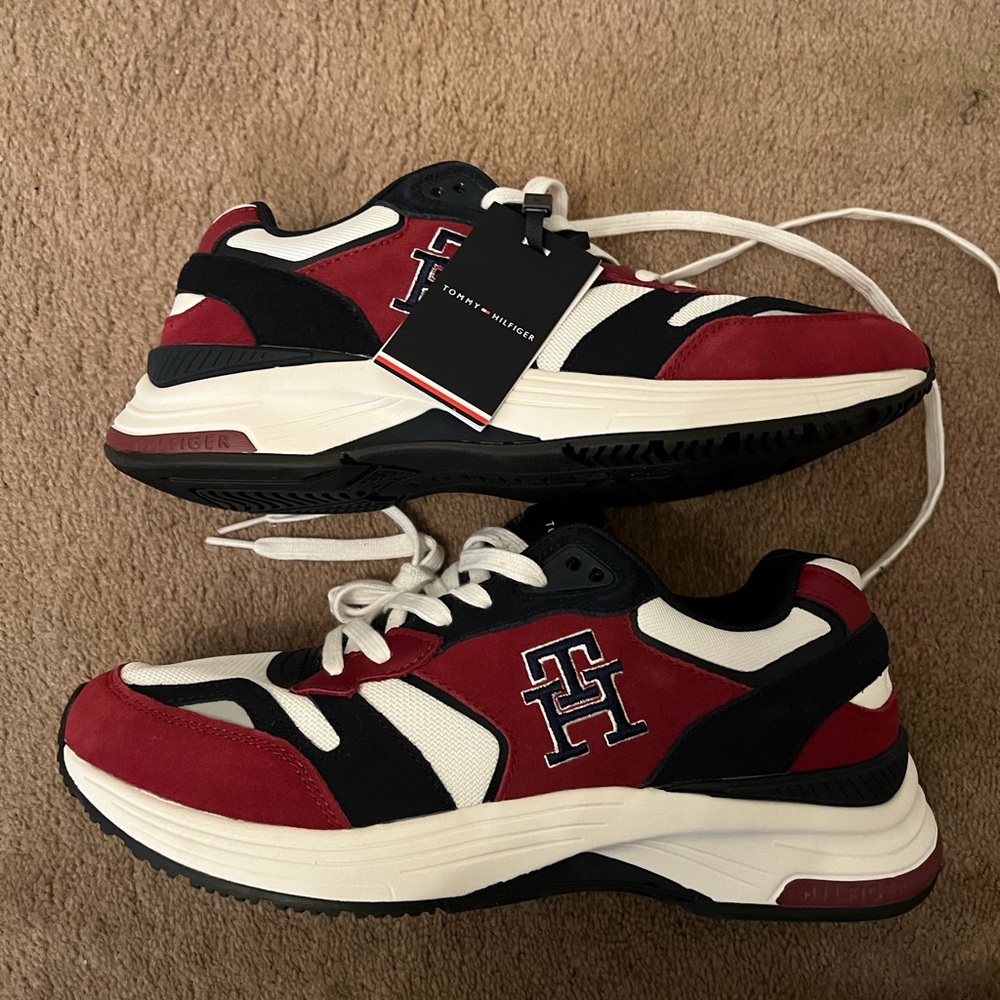 Tommy Hilfiger Athletic Women’s Shoes Size 10
*Never been worn/New*